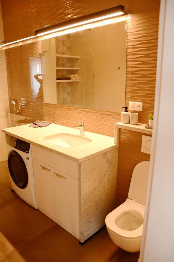 Premium Apartment Near Banska Bystrica Square With Two Big Bedrooms Екстериор снимка