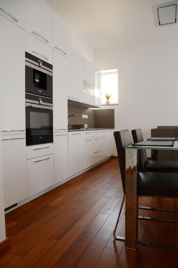 Premium Apartment Near Banska Bystrica Square With Two Big Bedrooms Екстериор снимка
