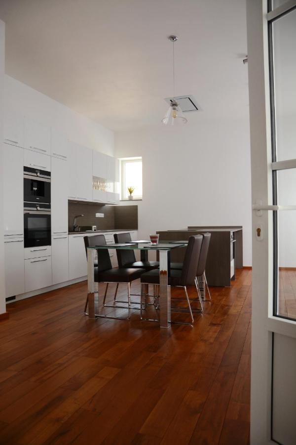 Premium Apartment Near Banska Bystrica Square With Two Big Bedrooms Екстериор снимка