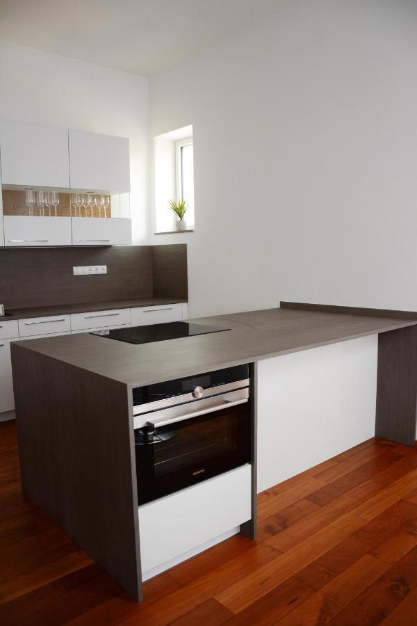 Premium Apartment Near Banska Bystrica Square With Two Big Bedrooms Екстериор снимка